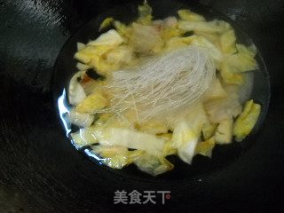 酸菜白肉粉丝的做法步骤：2