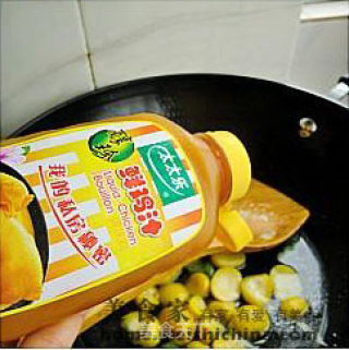 秋冬季的保健菜----栗子烩白菜的做法步骤：2