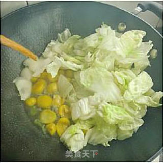 秋冬季的保健菜----栗子烩白菜的做法步骤：2