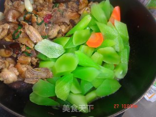 干锅莴笋鸡的做法步骤：4