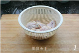 混搭版料理 柠檬米酒鸡翅的做法步骤：2