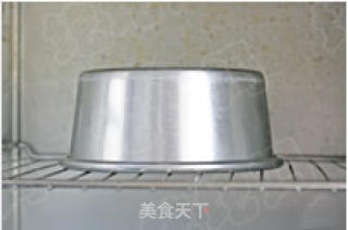草莓巧克力奶油蛋糕的做法步骤：2