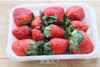 草莓巧克力奶油蛋糕的做法步骤：2