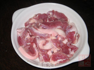五花肉炒芦笋的做法步骤：4