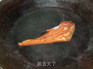 腊猪面肉炒笋干的做法步骤：3