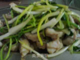 香葱炒生鱼片的做法步骤：3