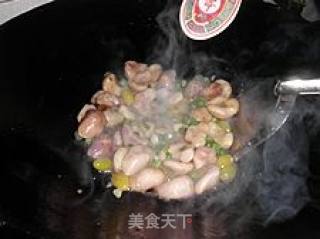 年菜之二十六怪怪的味-----嫩菱炒银杏的做法步骤：3