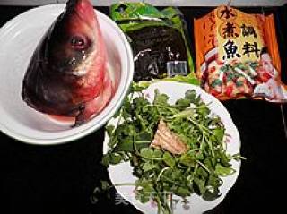 年菜之二十七红红火火-----酸菜鱼头汤的做法步骤：3