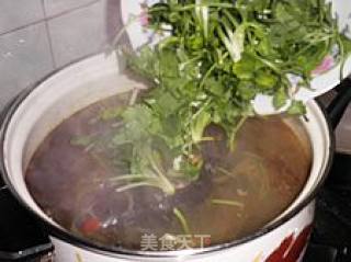 年菜之二十七红红火火-----酸菜鱼头汤的做法步骤：3