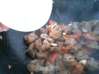 香甜可口的番茄牛肉的做法步骤：2