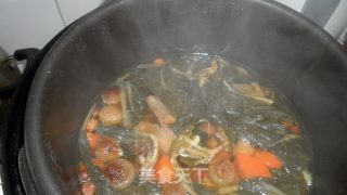 菜干猪骨汤的做法步骤：2