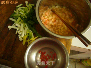 蒜苗虾仁的做法步骤：2