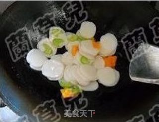 果蔬炒年糕的做法步骤：2