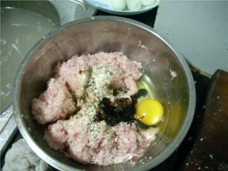 星月私房菜--第一次学做红烧狮子头的做法步骤：2