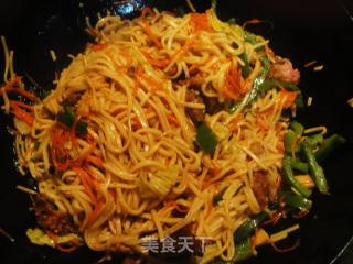 爆炒拉面的做法步骤：2
