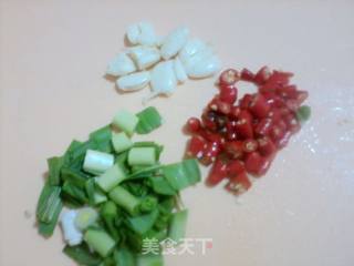 香辣白菜烩鸡蛋的做法步骤：2