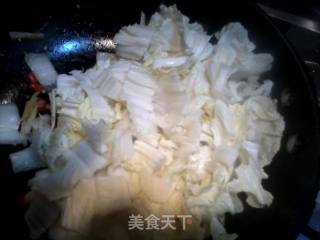 香辣白菜烩鸡蛋的做法步骤：2