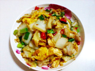 香辣白菜烩鸡蛋的做法步骤：2