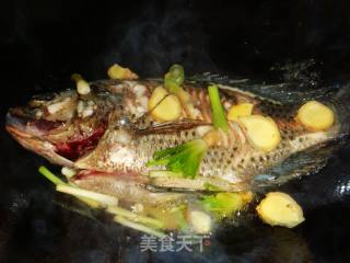 红烧鱼的做法步骤：2