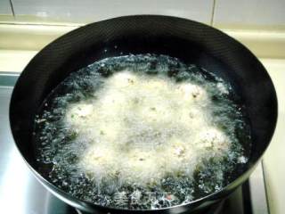 美味素食“脆皮豆腐丸子”的做法步骤：5