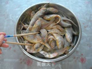香酥小炸鱼的做法步骤：2