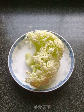 【酸辣花菜】的做法步骤：2