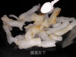 可诱人的------蹄筋烩三鲜的做法步骤：3