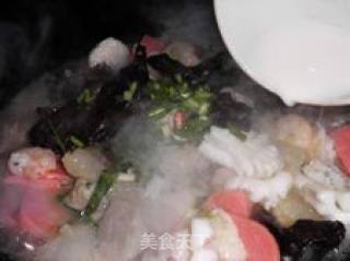 可诱人的------蹄筋烩三鲜的做法步骤：3