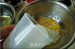 绵软香甜----蜜豆蛋糕卷的做法步骤：2