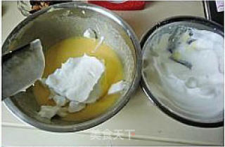 绵软香甜----蜜豆蛋糕卷的做法步骤：2