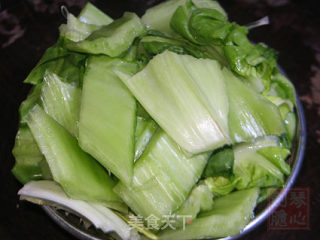 客家咸肉炒猪乸菜的做法步骤：3