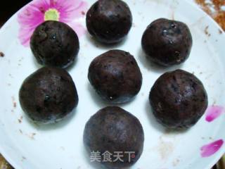 酥皮豆沙月饼的做法步骤：2