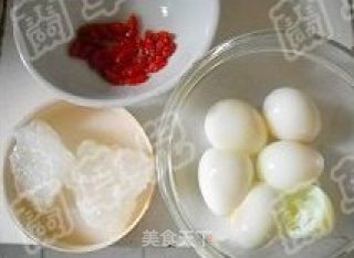 银耳炖鹌鹑蛋的做法步骤：3