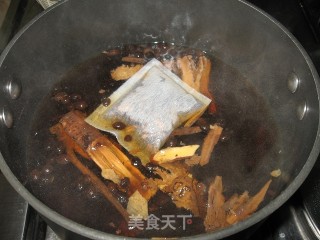 药膳凤爪的做法步骤：2