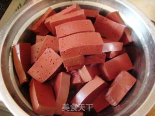 青蒜苗炒羊血的做法步骤：3