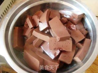 青蒜苗炒羊血的做法步骤：3