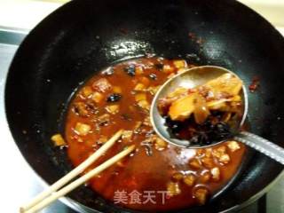 家庭如何制作美味的“干烧鲤鱼”？的做法步骤：5