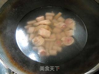 芋头红烧猪尾的做法步骤：4