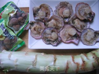 榛仁扇贝炒莴笋的做法步骤：2