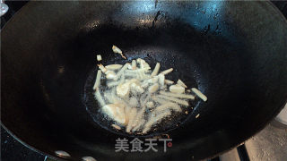 腊肠炒芥兰的做法步骤：2