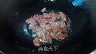 腊肠炒芥兰的做法步骤：2