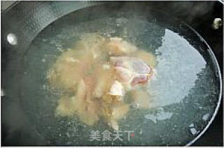 当归老姜鸭肉煲的做法步骤：2