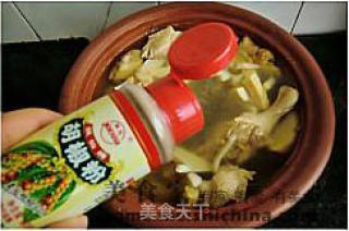 当归老姜鸭肉煲的做法步骤：2