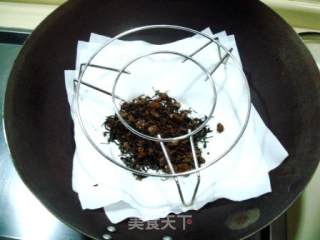 春节家宴美味饮酒小菜“五香熏鱼”的做法步骤：4