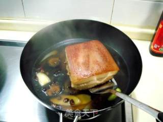 家宴大菜“千连福万字扣肉”的做法步骤：4