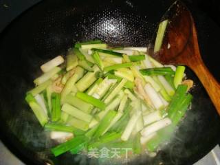 鸡蛋肉丝炒三样的做法步骤：4