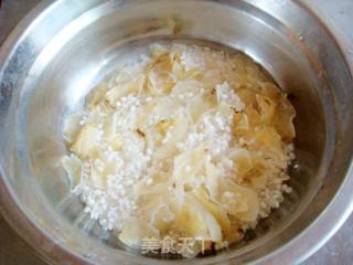 百合雪梨粥的做法步骤：3