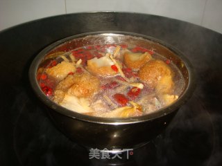 猴头菇炖鸡的做法步骤：2