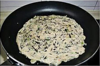 紫菜煎饼的做法步骤：2