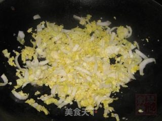 鸡蛋炒米线的做法步骤：4